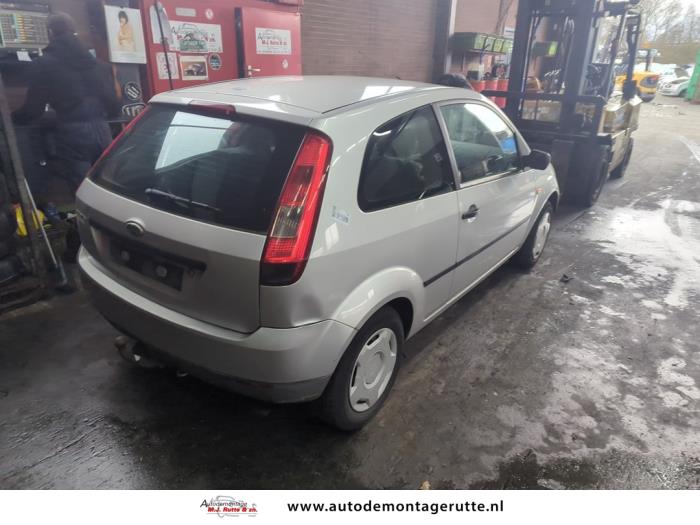 Ford Fiesta 5 1.25 16V Sloopvoertuig (2003, Grijs)