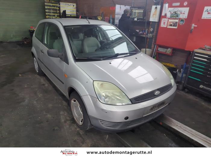 Ford Fiesta 5 1.25 16V Sloopvoertuig (2003, Grijs)