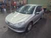 Peugeot 206 uit 2004 (Sloopvoertuig)