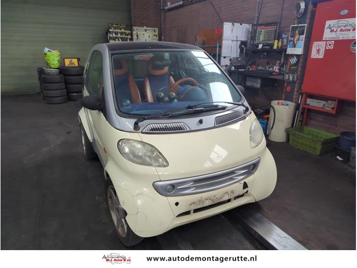 Smart City-Coupé 0.6 Turbo i.c. Smart&Pulse Sloopvoertuig (2000, Grijs)