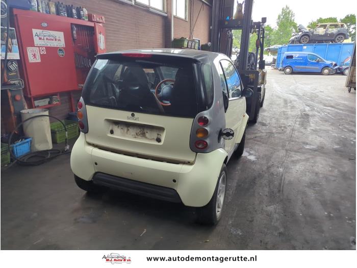 Smart City-Coupé 0.6 Turbo i.c. Smart&Pulse Sloopvoertuig (2000, Grijs)