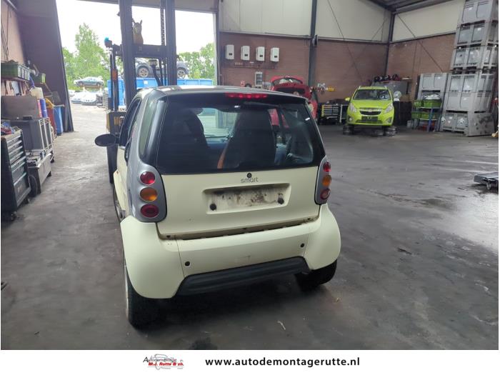 Smart City-Coupé 0.6 Turbo i.c. Smart&Pulse Sloopvoertuig (2000, Grijs)