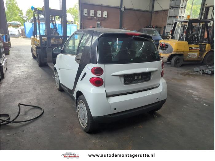 Smart Fortwo Coupé 1.0 45 KW Sloopvoertuig (2011, Zwart)