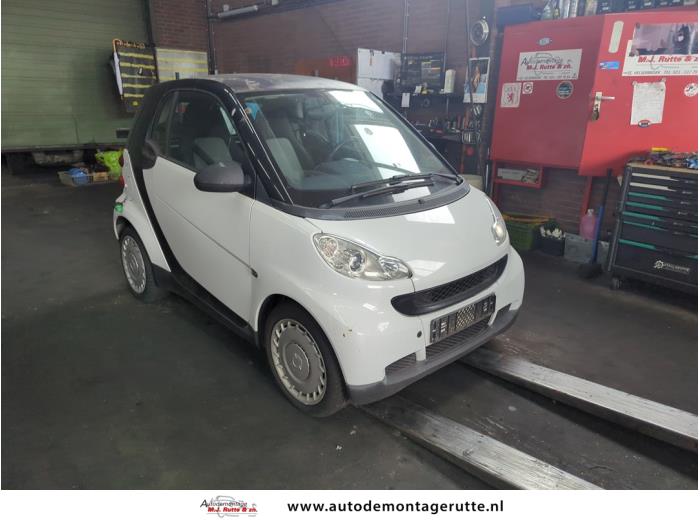 Smart Fortwo Coupé 1.0 45 KW Sloopvoertuig (2011, Zwart)