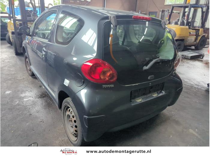 Toyota Aygo 1.0 12V VVT-i Sloopvoertuig (2006, Grijs)