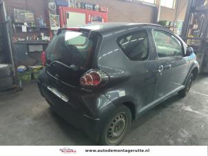 Toyota Aygo 1.0 12V VVT-i Sloopvoertuig (2006, Grijs)