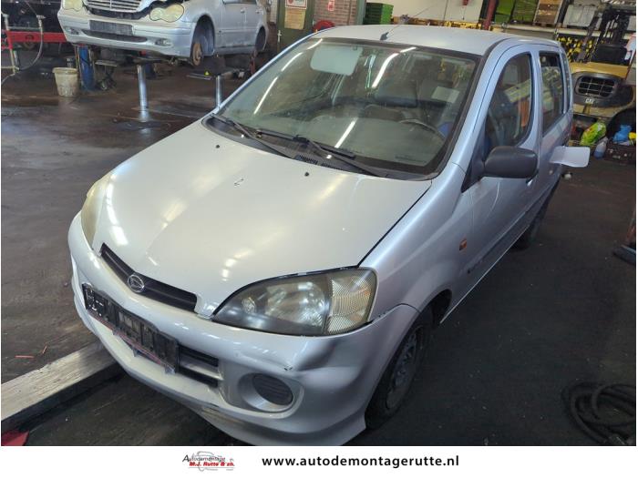 Daihatsu YRV 1.0 12V DVVT STi  (Sloop)