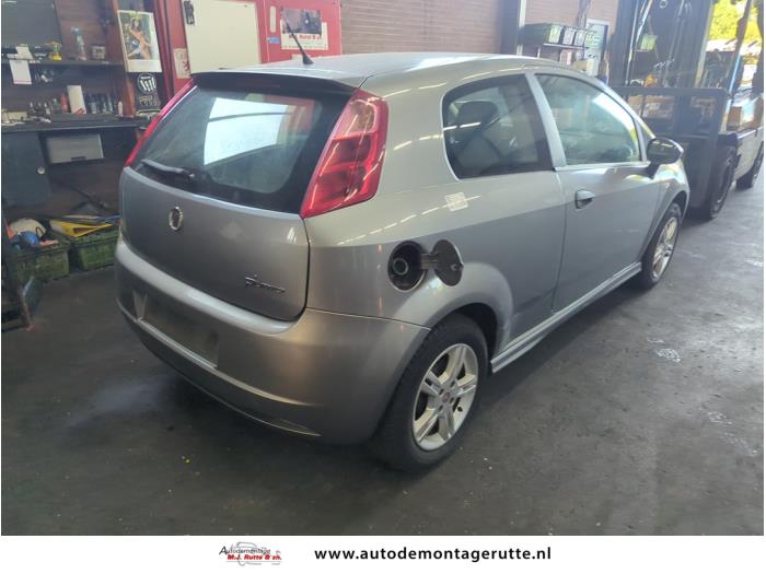 Fiat Grande Punto 1.2 Sloopvoertuig (2008, Grijs)
