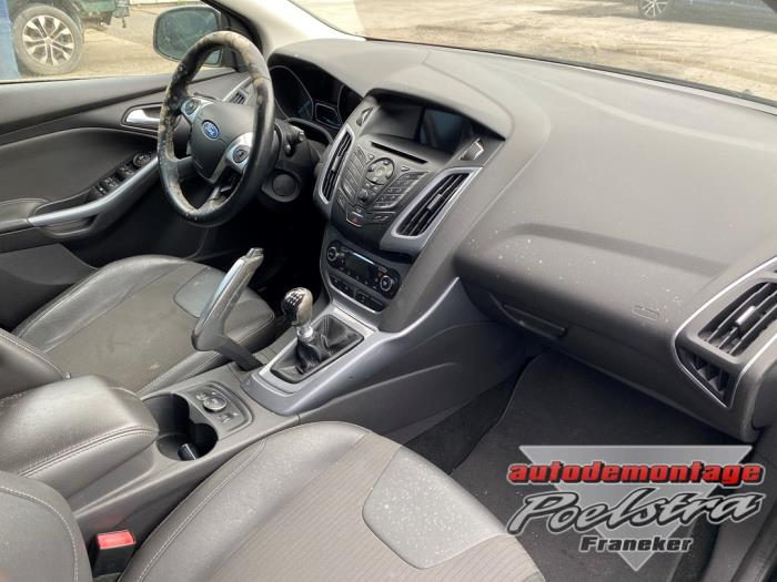 Ford Focus 3 Wagon 1.6 SCTi 16V Sloopvoertuig (2011, Metallic, Zwart)