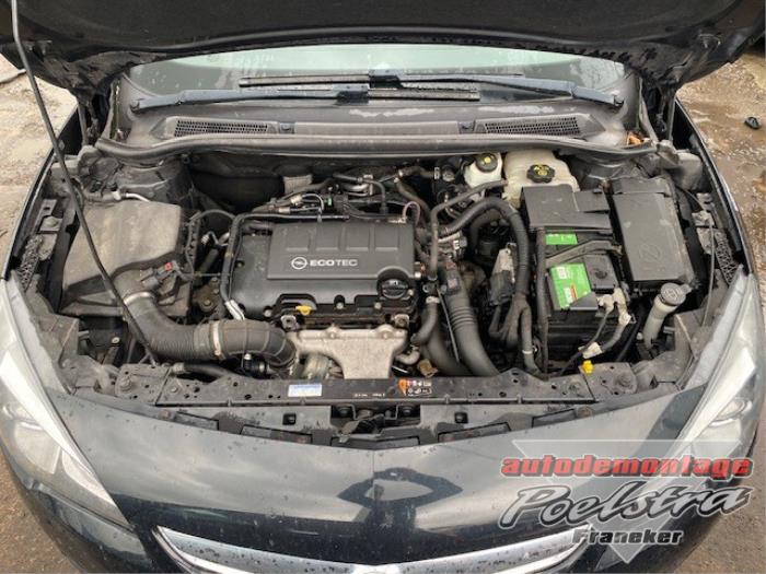 Opel Astra J GTC 1.4 Turbo 16V ecoFLEX 140 Sloopvoertuig (2012, Zwart)