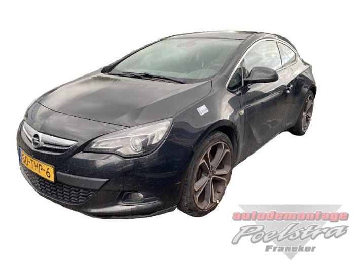 Opel Astra J GTC 1.4 Turbo 16V ecoFLEX 140 Sloopvoertuig (2012, Zwart)