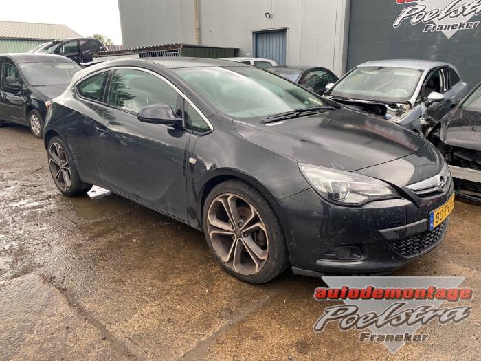 Opel Astra J GTC 1.4 Turbo 16V ecoFLEX 140 Sloopvoertuig (2012, Zwart)