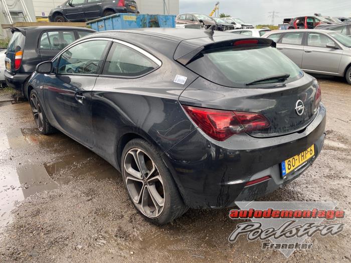 Opel Astra J GTC 1.4 Turbo 16V ecoFLEX 140 Sloopvoertuig (2012, Zwart)