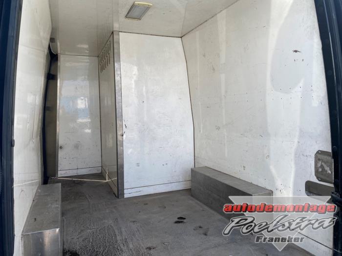 Volkswagen Crafter 2.5 TDI 30/32/35/46/50 Sloopvoertuig (2011, Zwart)