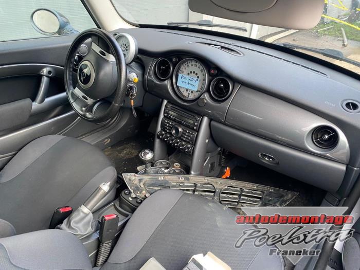 Mini Mini Sloopvoertuig (2002, Zwart, Wit)