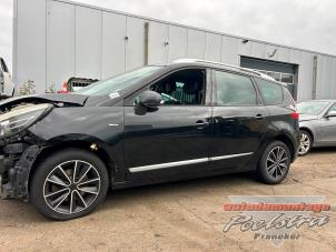 Renault Grand Scénic III 1.2 16V TCe 130 Sloopvoertuig (2013, Zwart)