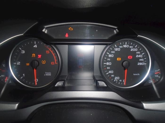 Audi A4 Avant 2.0 TDI 16V Sloopvoertuig (2008, Grijs)