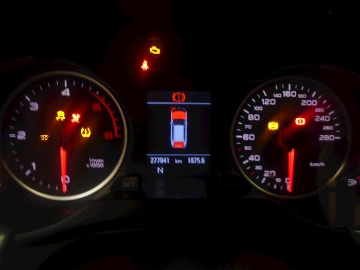 Audi A4 Avant 2.0 TDI 16V Sloopvoertuig (2008, Grijs)