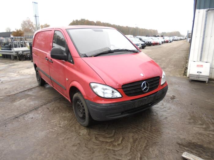 Mercedes Vito 2.2 109 CDI 16V Sloopvoertuig (2005, Rood)