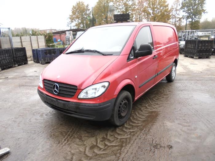 Mercedes Vito 2.2 109 CDI 16V Sloopvoertuig (2005, Rood)