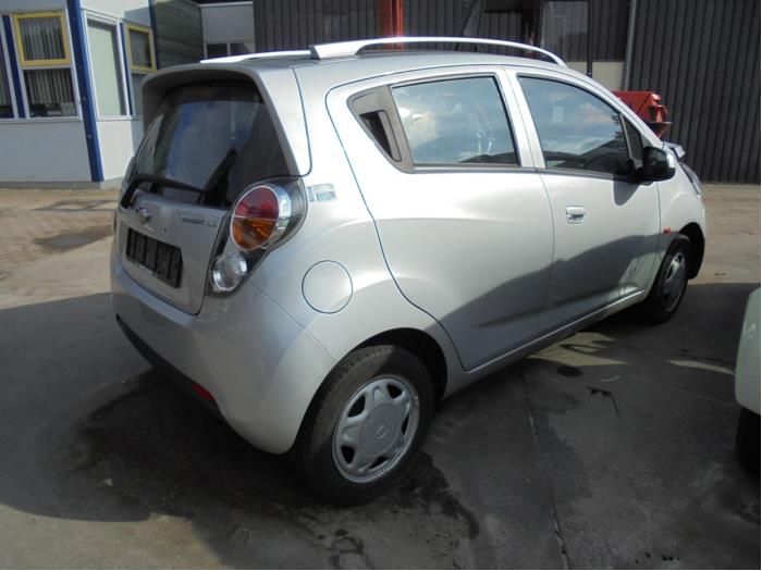 Chevrolet Spark 1.0 16V Sloopvoertuig (2010, Wit, Zilver)