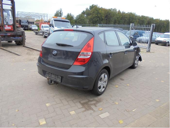 Hyundai i30 1.4 CVVT 16V Sloopvoertuig (2008)