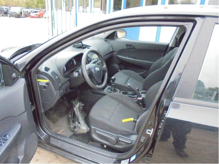 Hyundai i30 1.4 CVVT 16V Sloopvoertuig (2008)