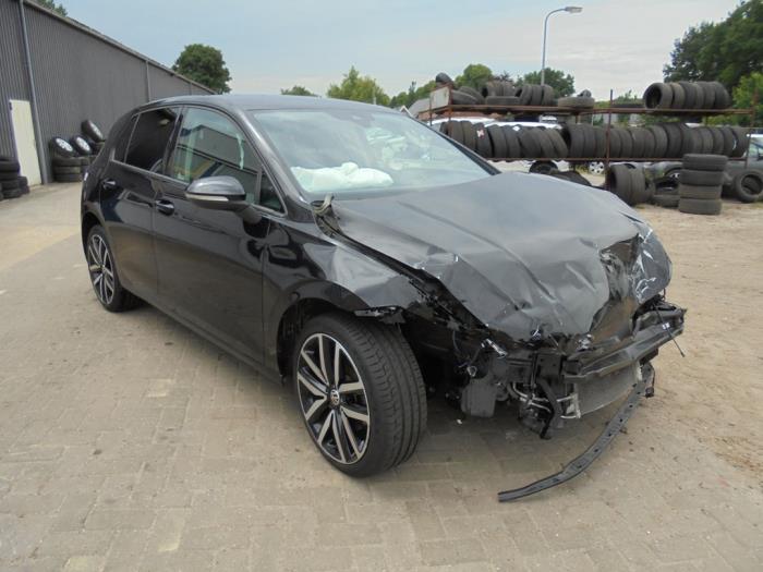 Volkswagen Golf VIII 2.0 TDI BlueMotion 16V Sloopvoertuig (2020, Zwart)