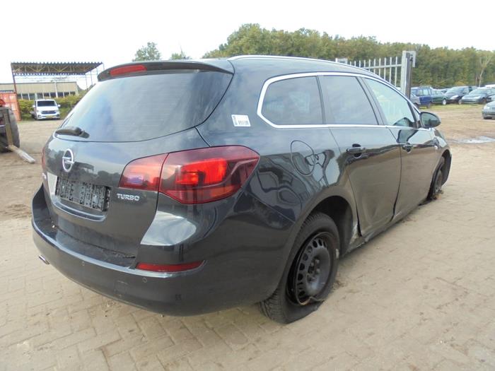 Opel Astra J Sports Tourer 1.4 Turbo 16V Sloopvoertuig (2012, Zwart)