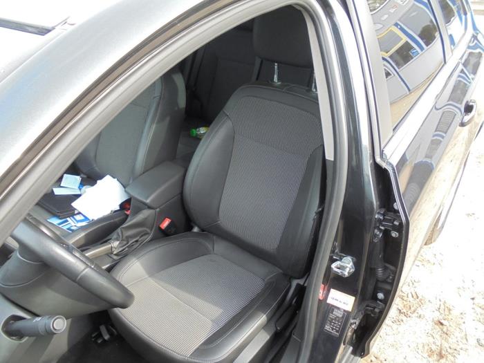 Opel Astra J Sports Tourer 1.4 Turbo 16V Sloopvoertuig (2012, Zwart)