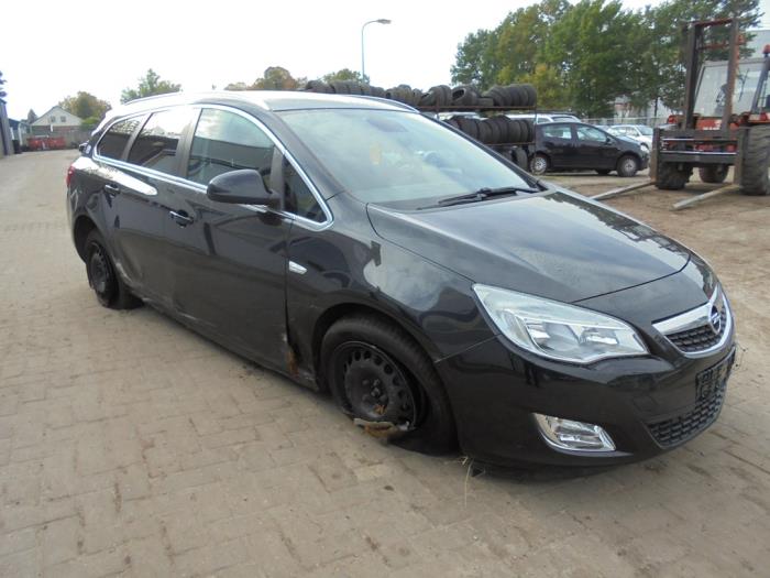 Opel Astra J Sports Tourer 1.4 Turbo 16V Sloopvoertuig (2012, Zwart)