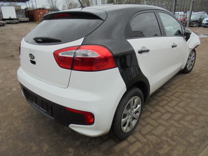 Kia Rio III 1.1 CRDi VGT 12V Sloopvoertuig (2016, Zwart)