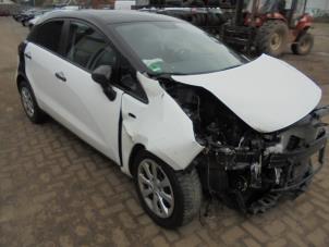Kia Rio III 1.1 CRDi VGT 12V Sloopvoertuig (2016, Zwart)
