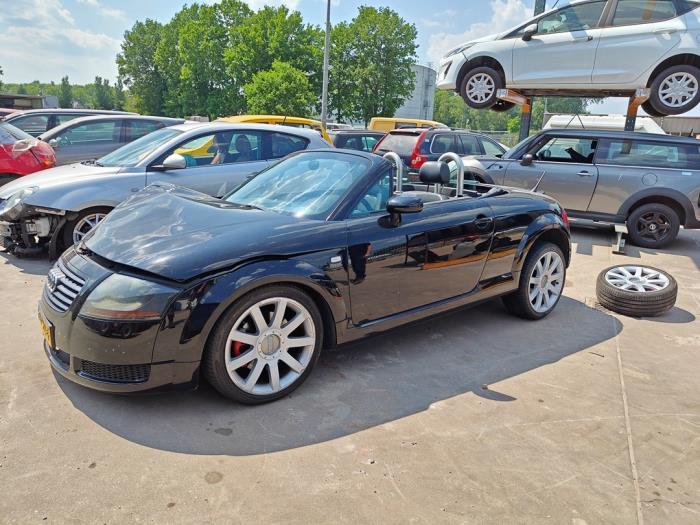 Audi TT Roadster 1.8 20V Turbo Sloopvoertuig (2000, Zwart)