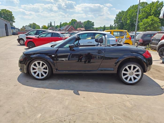 Audi TT Roadster 1.8 20V Turbo Sloopvoertuig (2000, Zwart)