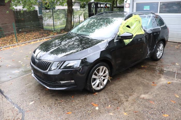 Skoda Octavia Combi 1.0 TSI 12V Sloopvoertuig (2017, Zwart)