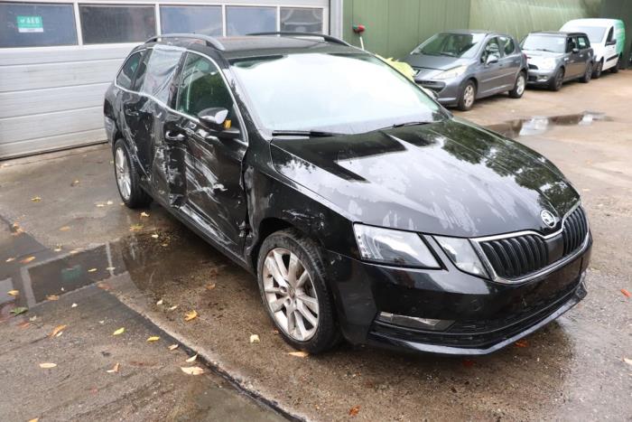 Skoda Octavia Combi 1.0 TSI 12V Sloopvoertuig (2017, Zwart)