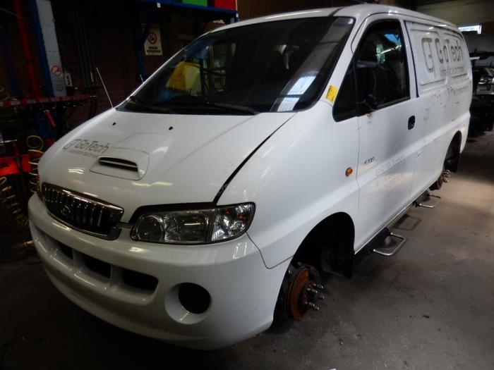 Hyundai H-1/H-200 2.5 Tdi Sloopvoertuig (2004, Wit)
