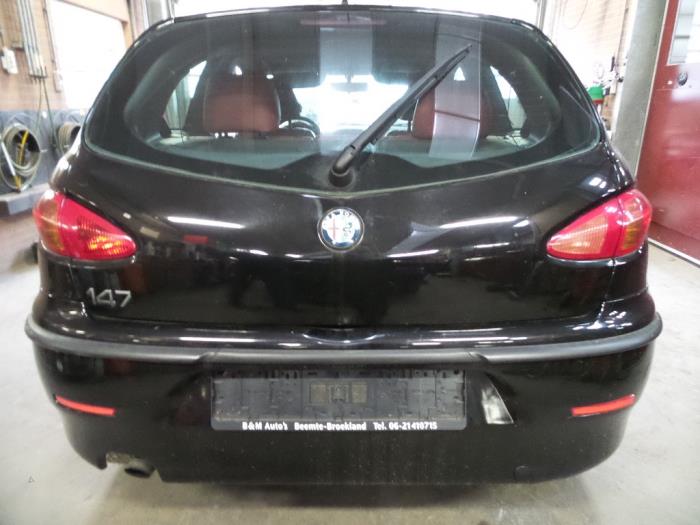 Alfa Romeo 147 1.9 JTD 115 Sloopvoertuig (2005, NERO)