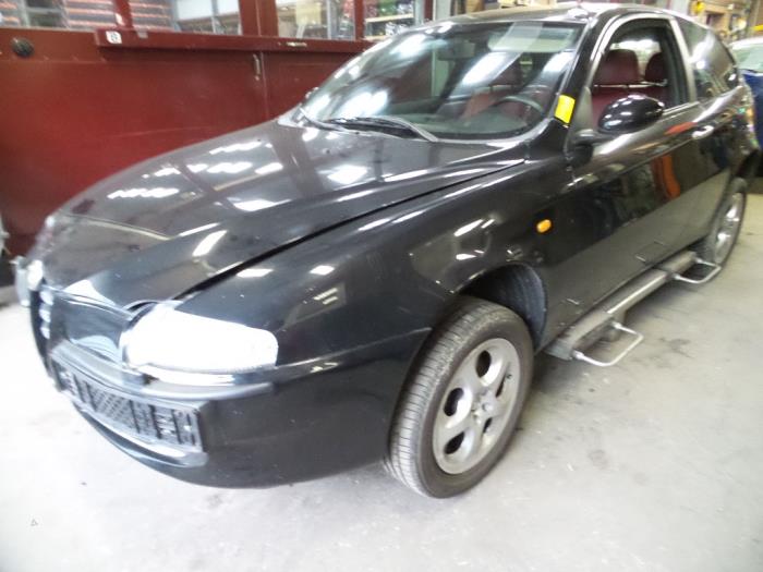 Alfa Romeo 147 1.9 JTD 115 Sloopvoertuig (2005, NERO)