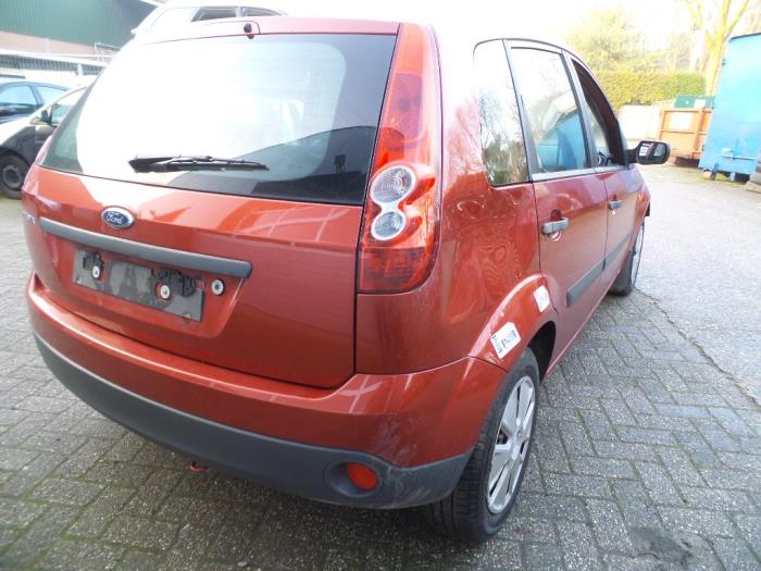 Ford Fiesta 5 1.3 Sloopvoertuig (2007, Oranje)