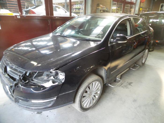 Volkswagen Passat 2.0 TDI 16V 140 Sloopvoertuig (2009, Zwart)