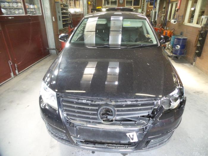 Volkswagen Passat 2.0 TDI 16V 140 Sloopvoertuig (2009, Zwart)