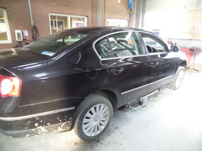 Volkswagen Passat 2.0 TDI 16V 140 Sloopvoertuig (2009, Zwart)