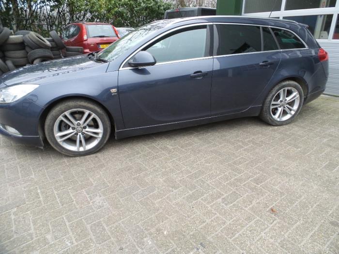 Opel Insignia Sports Tourer 2.0 CDTI 16V 160 Ecotec Sloopvoertuig (2010, Blauw)