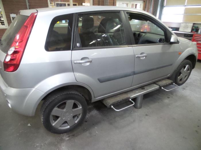 Ford Fiesta 5 1.4 TDCi Sloopvoertuig (2006, Grijs)