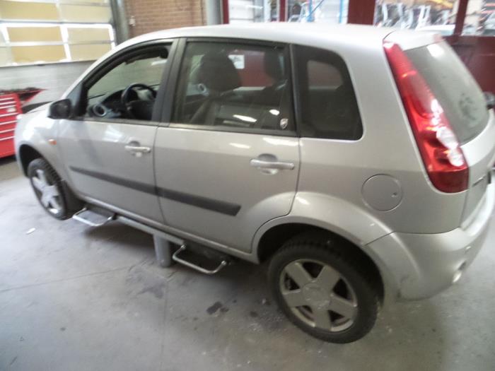 Ford Fiesta 5 1.4 TDCi Sloopvoertuig (2006, Grijs)