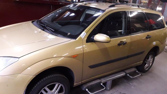 Ford Focus 1 Wagon 1.6 16V Sloopvoertuig (2000, Geel)
