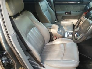 Chrysler 300 C Touring 3.0 CRD 24V Sloopvoertuig (2007, Grijs)
