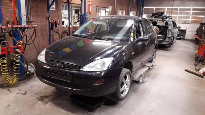 Ford Focus 1 1.6 16V Sloopvoertuig (1999, Zwart)